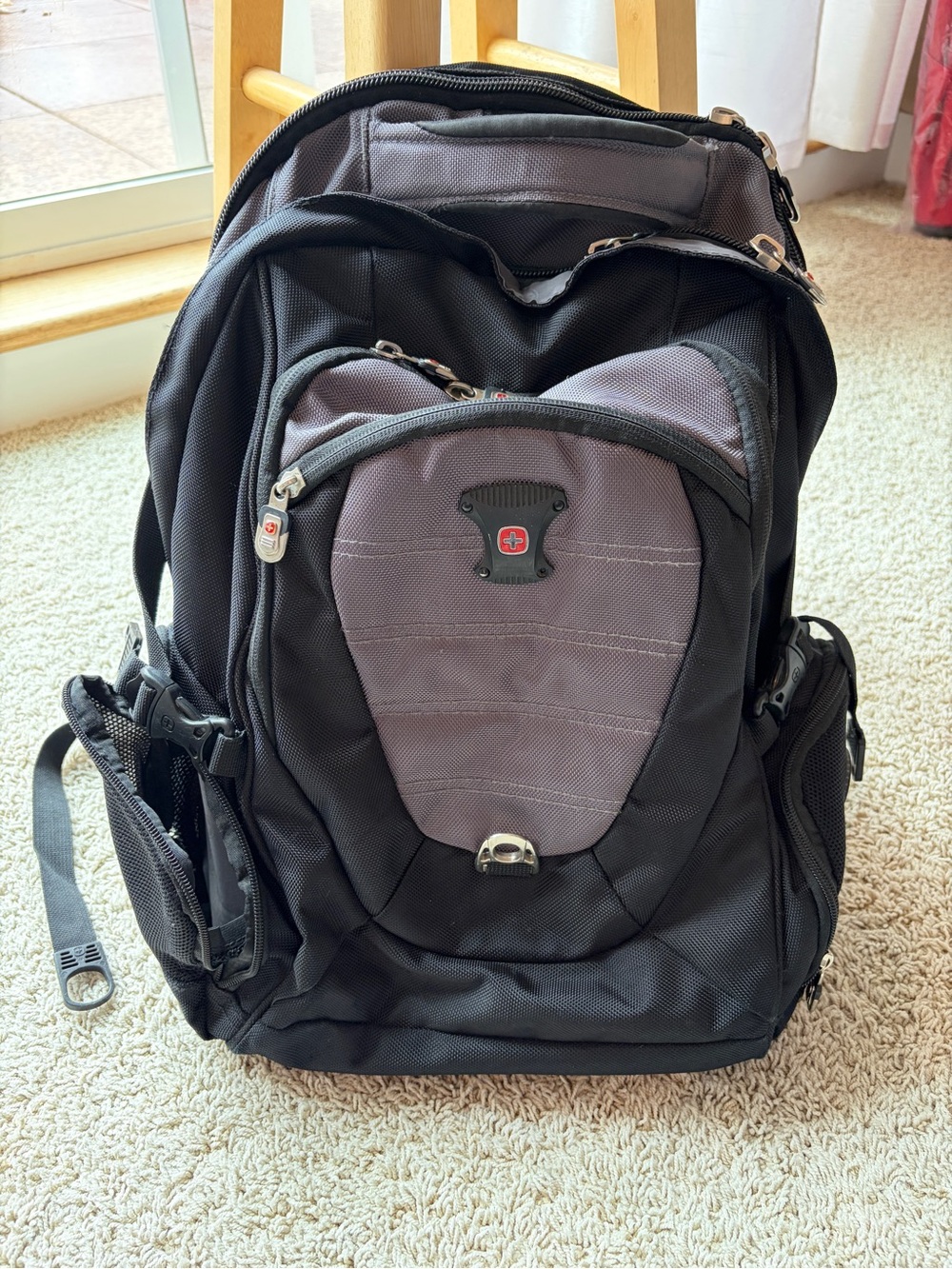 Swiss Gear Computer Backpack 9275 15” Laptop Pockets Galore Road Warrior Travel